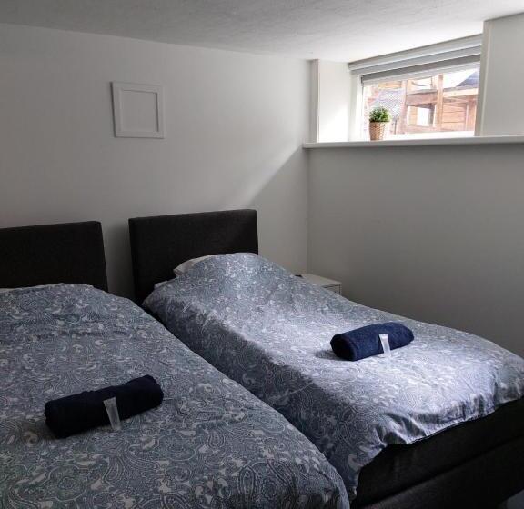 דירת חדר, Simplon Hostel