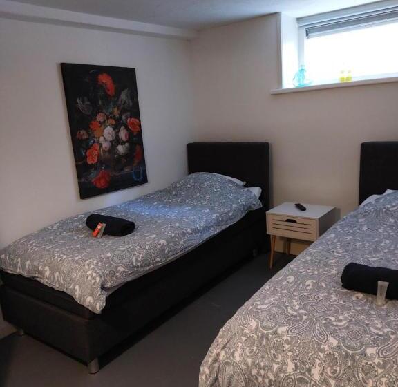 דירת חדר, Simplon Hostel