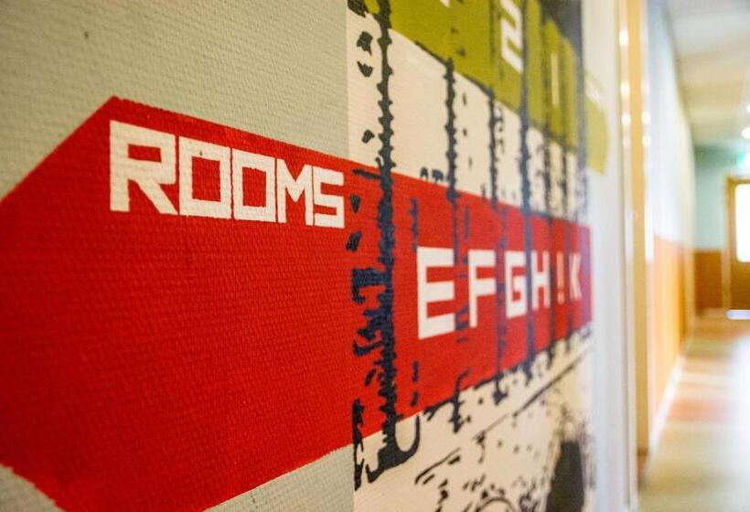 מיטה בחדר משותף, Simplon Hostel