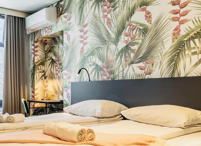 スタンダードルーム, Sutor