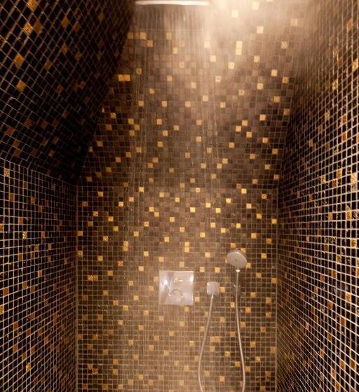 디럭스 스위트, T Goude Hooft