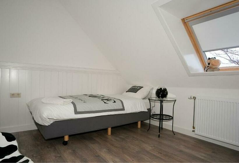 Номер Стандарт, Shepherds House B&b