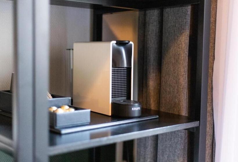 اتاق استاندارد سه نفره, Weber Hotel 117