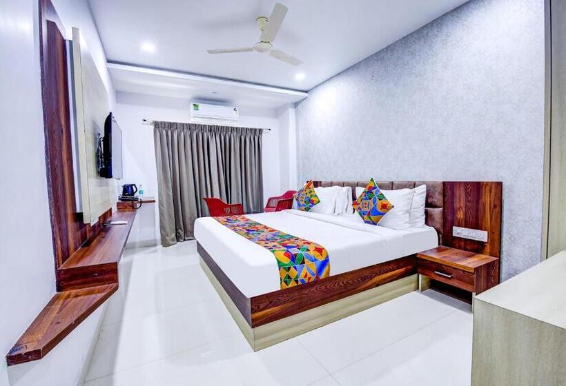 Superior Room, Fabhotel The South Square   Nr Suguna Hospital