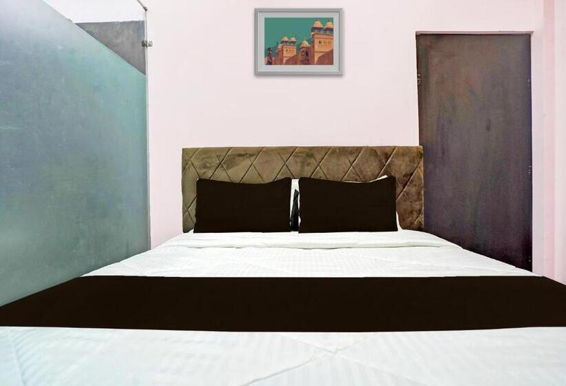 اتاق کلاسیک سه تخته, Oyo The Orchid