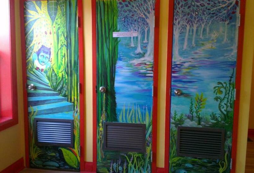 Bed in Shared Room with Shared Bathroom, The Only Backpacker S Inn