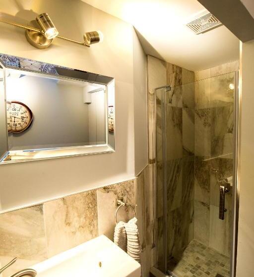 اتاق سوپریور, The Only Backpacker S Inn