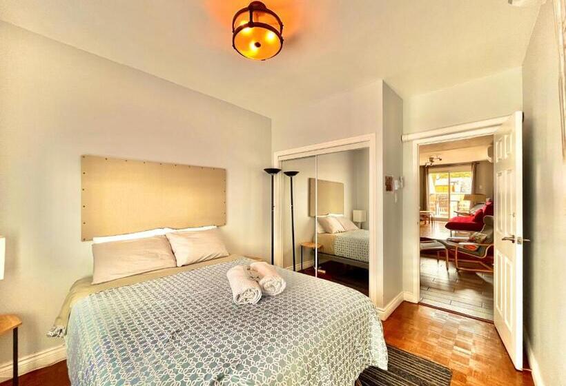 اتاق لوکس, The Only Backpacker S Inn