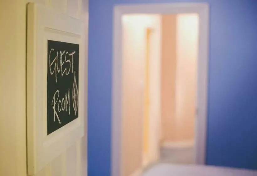 سوییت لوکس, Eagle Close Executive B&b