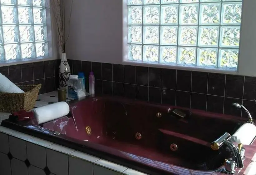 Deluxe Suite Sea View, Eagle Close Executive B&b