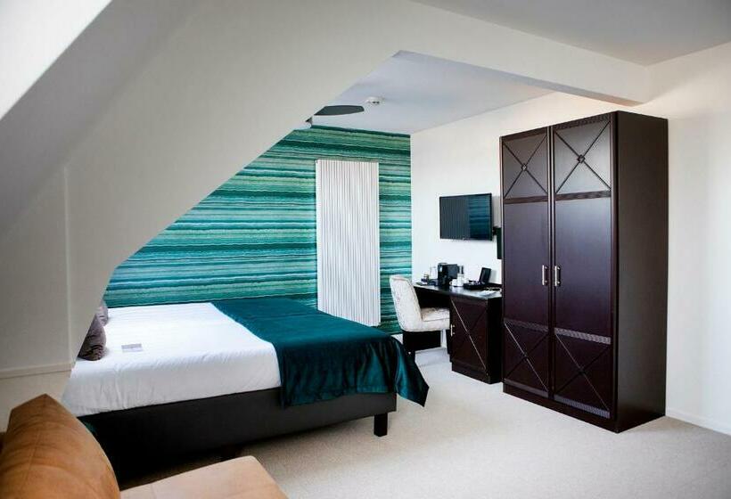 חדר קומפורט לשלושה, Amerika