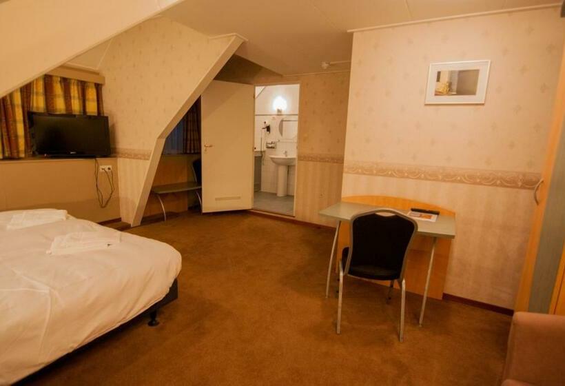 חדר דלוקס, Bom