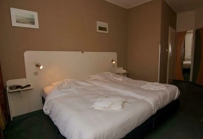 Habitación Estándar, Bom