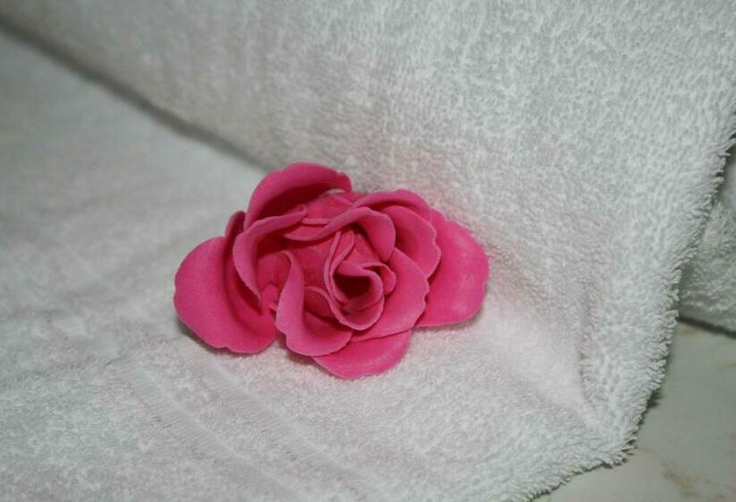 חדר דלוקס, Bom