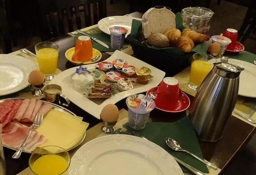 デラックスルーム, Café Restaurant De Kroon