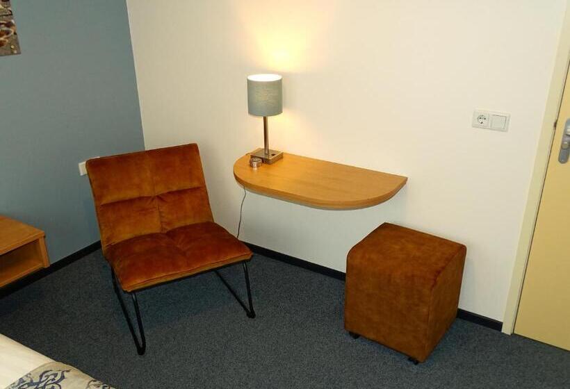 חדר סטנדרט יחיד, Café Restaurant De Kroon