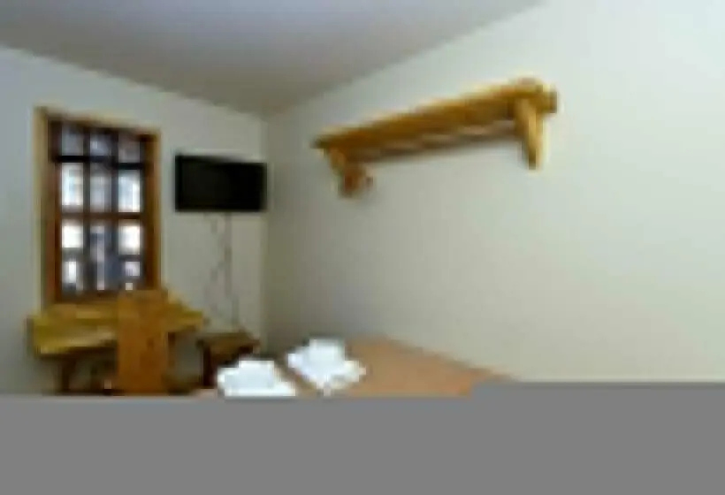 اتاق لوکس, The Bunkhouse