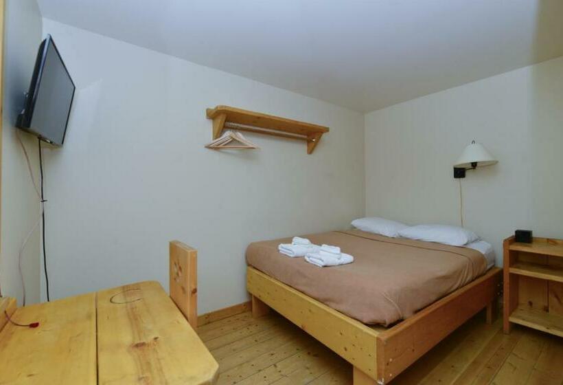 غرفة عائلية, The Bunkhouse