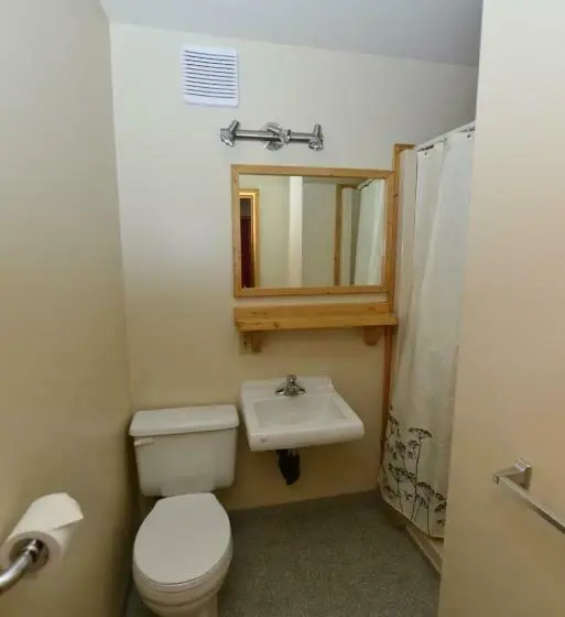 اتاق خانوادگی, The Bunkhouse