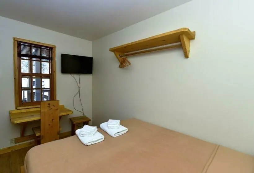 اتاق استاندارد, The Bunkhouse