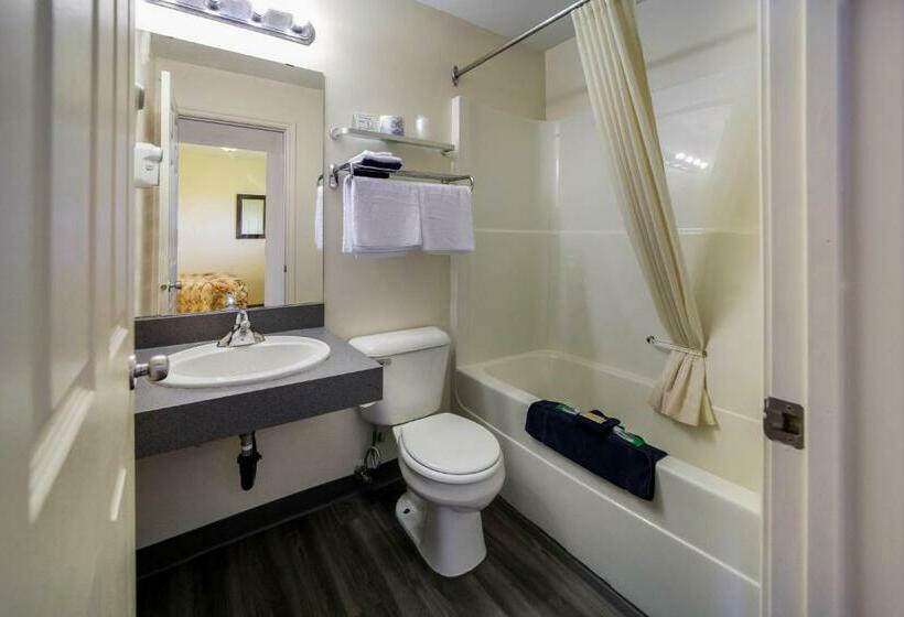 Номер Стандарт, Canadas Best Value Inn Fort St. John