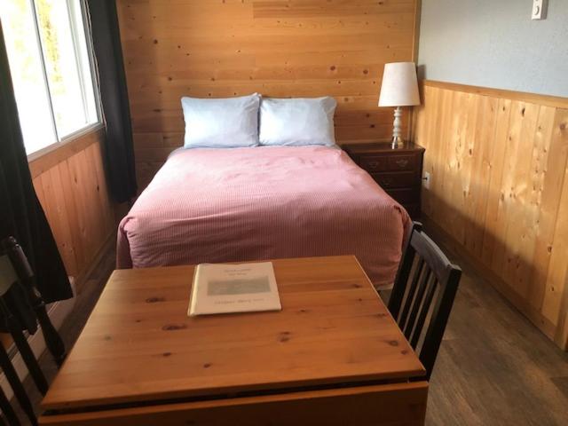Quarto Estandar Vista Lago, Jasper Way Inn Resort & Campground