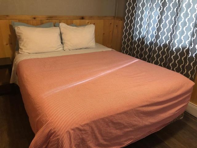 Quarto Estandar Vista Lago, Jasper Way Inn Resort & Campground