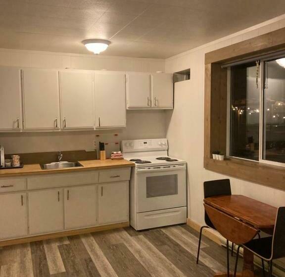 סוויטה, Pinewood Inn