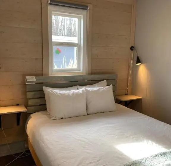 １ベッドルームハウス, Pinewood Inn