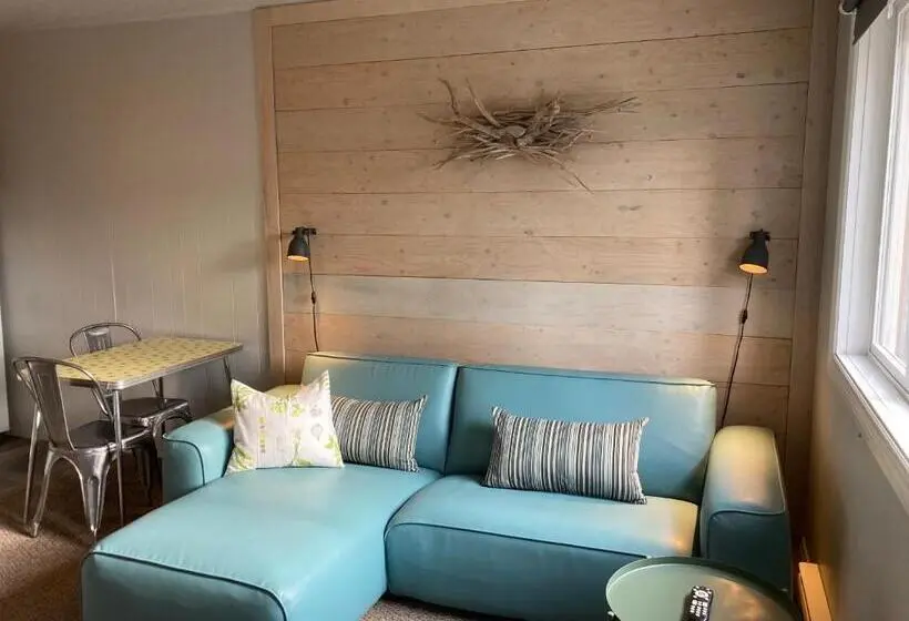 １ベッドルームハウス, Pinewood Inn