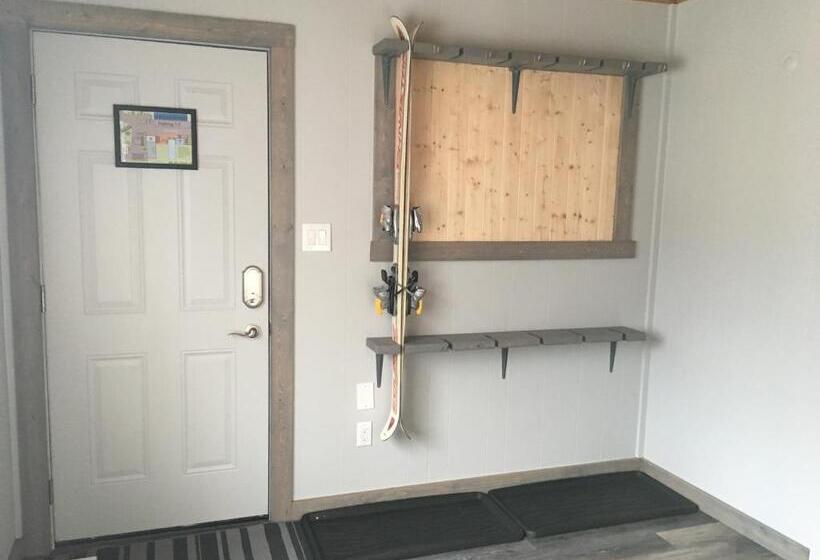 סוויטת 2 חדרי שינה, Pinewood Inn