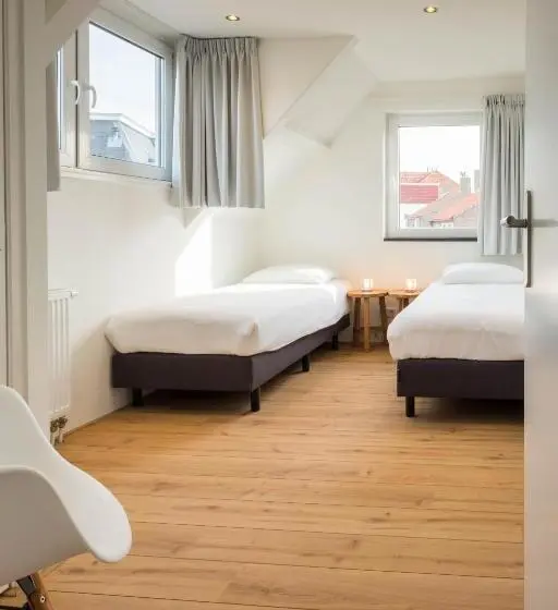 اتاق استاندارد چهار تخته, Strandhotel Domburg