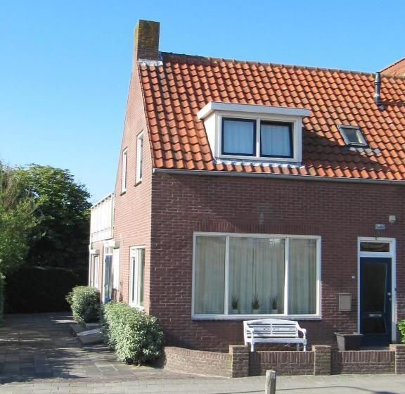 اتاق استاندارد چهار تخته, Strandhotel Domburg