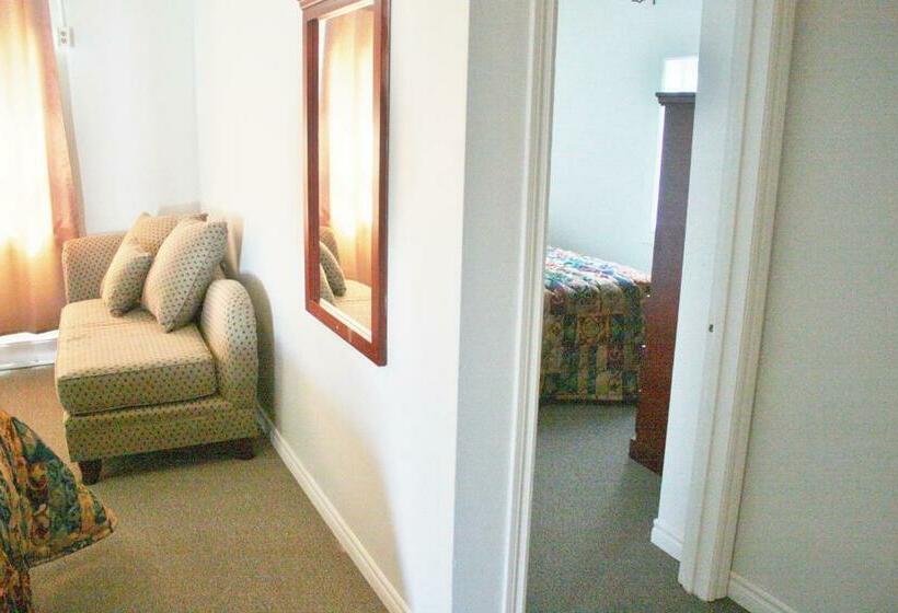 غرفة عائلية, Tulip Motel