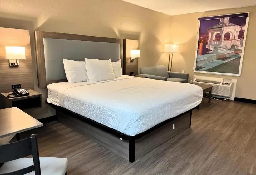 اتاق استاندارد با تخت بزرگ برای معلولان, Baymont By Wyndham Corpus Christi Airport