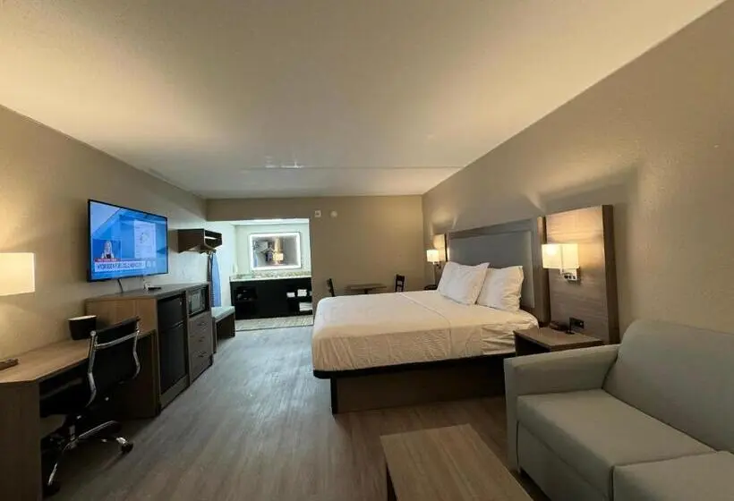 Deluxe Suite King Bed, Baymont By Wyndham Corpus Christi Airport