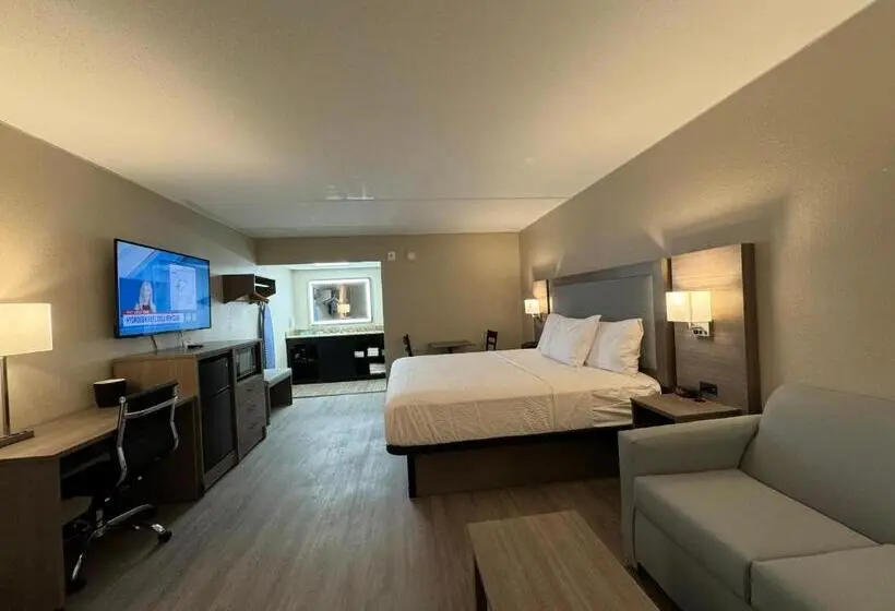Deluxe Suite King Bed, Baymont By Wyndham Corpus Christi Airport
