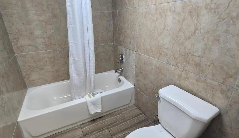 اتاق استاندارد برای معلولان, Baymont By Wyndham Corpus Christi Airport