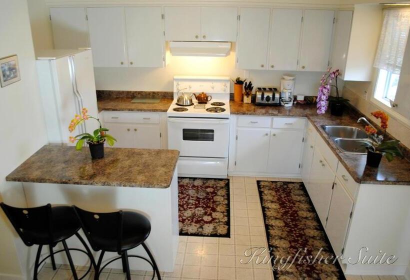 בית, 2 חדרי שינה, Corbett Guest Suites