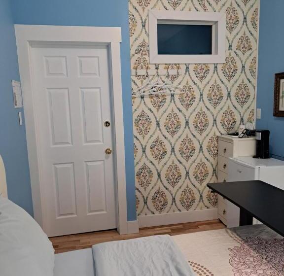 标准单人间, Inn On Frederick