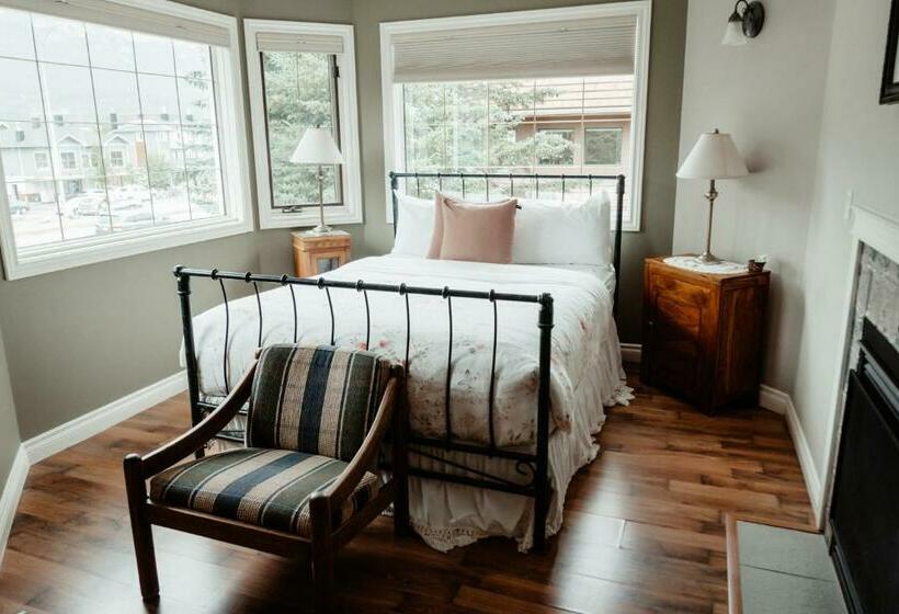 スーペリアールーム, Lady Macdonald Country Inn