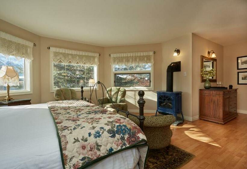 キングサイズベッドのスイートルーム, Lady Macdonald Country Inn