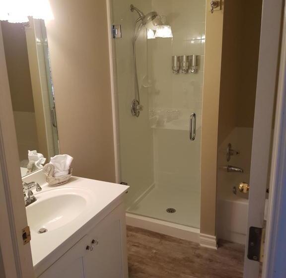 スーペリアールーム, Lady Macdonald Country Inn