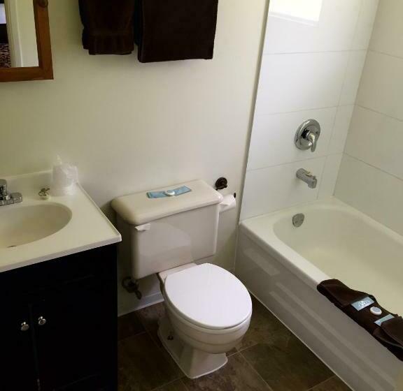 اتاق لوکس, Copper River Motel