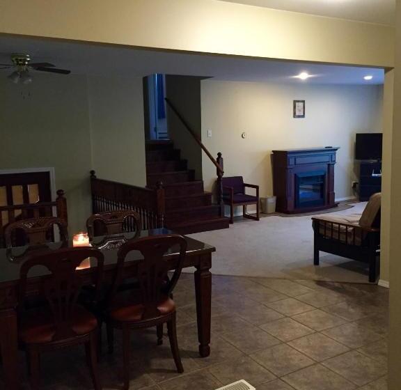 اتاق کلاسیک خانوادگی, Copper River Motel