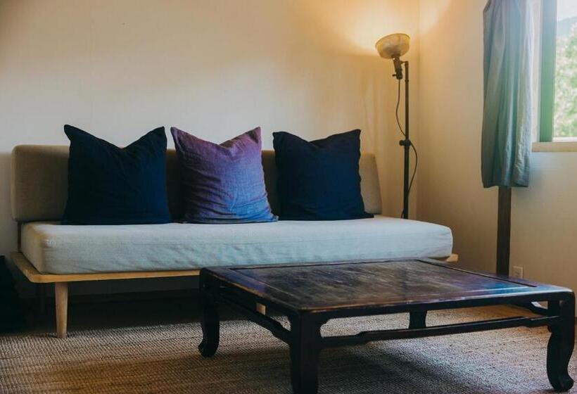 اتاق خانوادگی با سرویس بهداشتی مشترک, Hostel Saruya