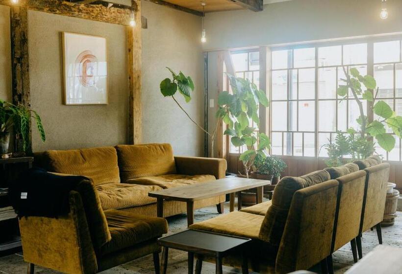 اتاق استاندارد, Hostel Saruya