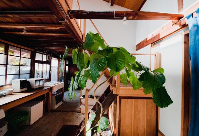 خانه 4 خوابه, Hostel Saruya