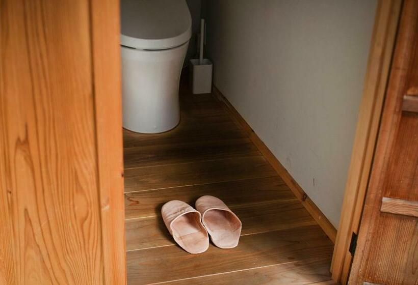 اتاق خانوادگی با سرویس بهداشتی مشترک, Hostel Saruya