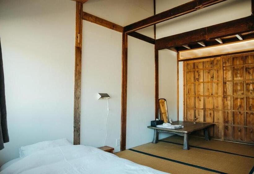バス共有のスタンダードルーム, Hostel Saruya